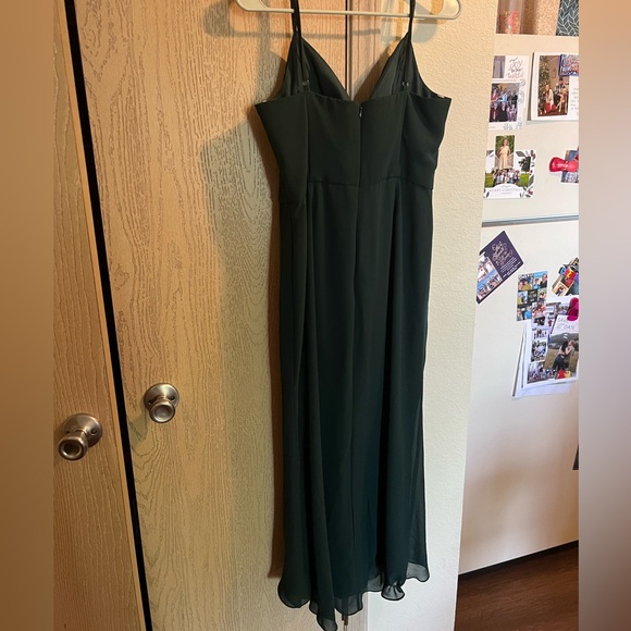 Emerald green, V neckline, thin straps, bra padding, size 12 chiffon dress. - Picture 2 of 5